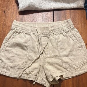 GAP Women's Beige Cargo Shorts